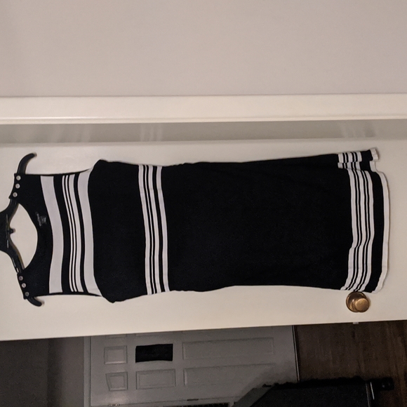 White House Black Market Dresses & Skirts - 🐻 White House Black Market Dress Size Large